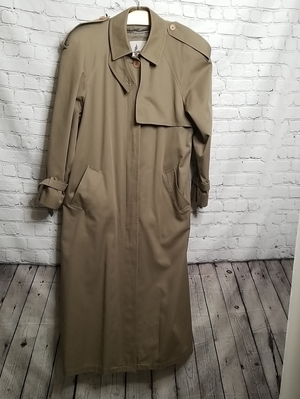 Misty Harbor womens trench coat size 14 tan color pleated back GUC